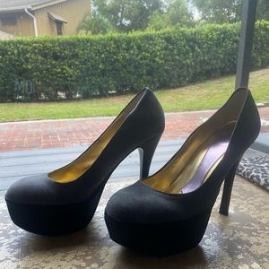 Hale’ Bob “Vero Cuoio” platform pump. Gray& black soft leather upper. Size 8 1/2